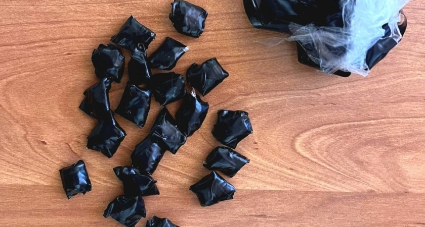 В Тамбовском области 17-летнего юношу судят за распространение запрещенных веществ