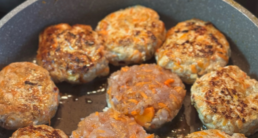 Как правильно "томить" котлеты после жарки: ошибка номер один, которую делает большинство хозяек