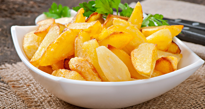 Всю жизнь жарила картошку неправильно, наконец узнала в чем секрет: теперь добавляю ложку этого продукта в сковороду — ум отъешь