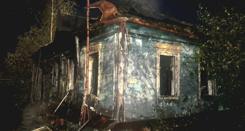 В Рассказово при пожаре погибли мать и дочь, следователи проводят проверку