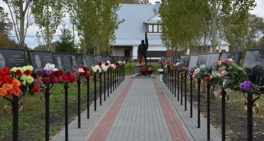 В Ржаксе открыли Аллею Славы и памятник погибшим воинам-землякам