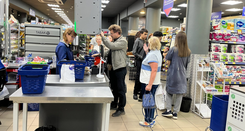 Как общаться с людьми, которые вас ни во что не ставят: 5 приёмов, которые помогут сохранить достоинство и поставят на место обидчика