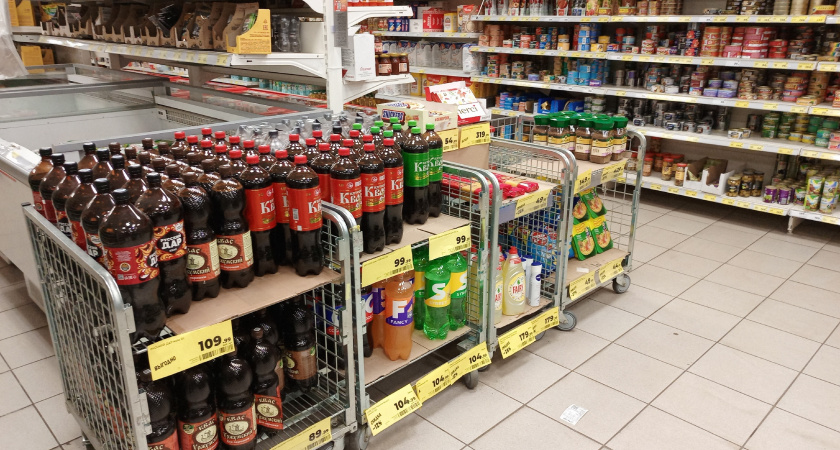 Этот напиток медленно "убивает" печень: в России его любят - сами пьют и детям покупают