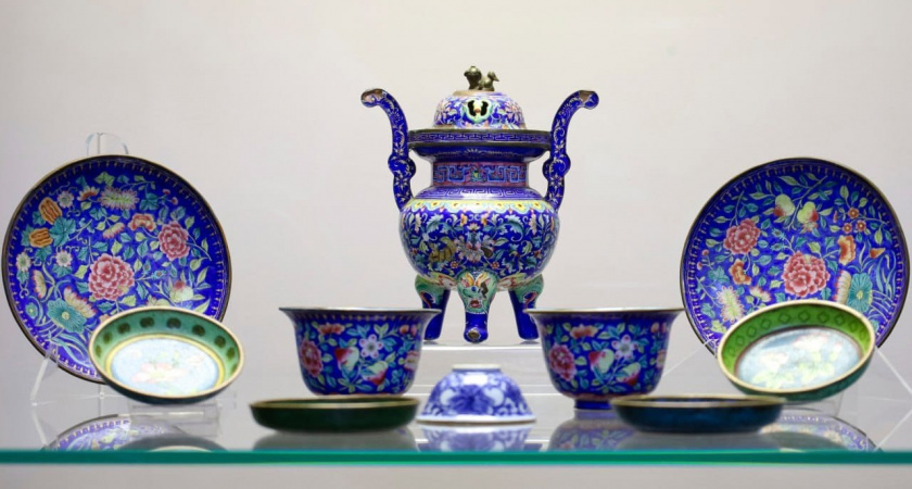 В Тамбове открылась выставка «Дракон и феникс, цветы и птицы», посвящённая искусству Китая