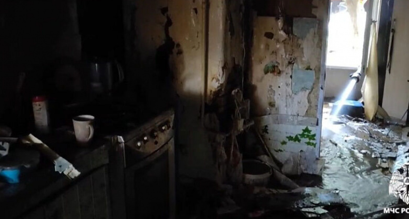 Пожарные Тамбова ликвидировали возгорание в деревянном жилом доме