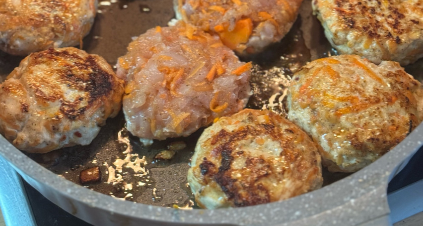 Куда нельзя выливать остатки масла со сковороды: вы обязательно должны это знать