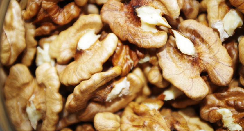 Теряем до 20% пользы: как взять максимум витаминов из грецких орехов — простой способ