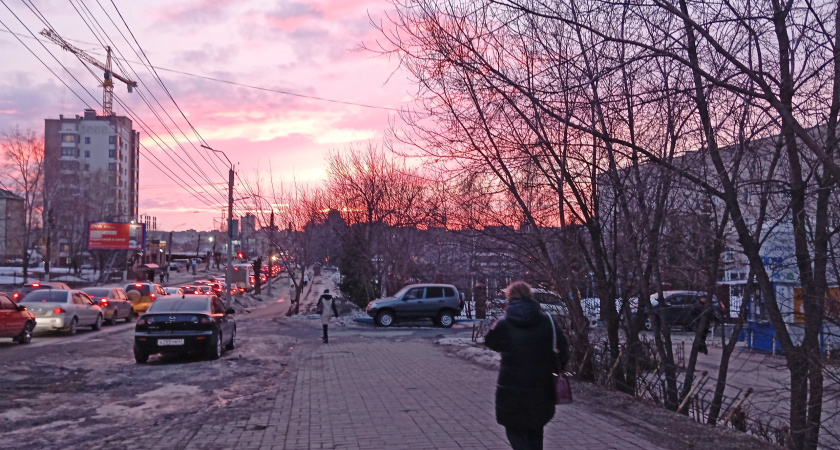 Так себя ведут на людях только глупцы: 4 привычки, которые выдают человека без интеллекта и воспитания