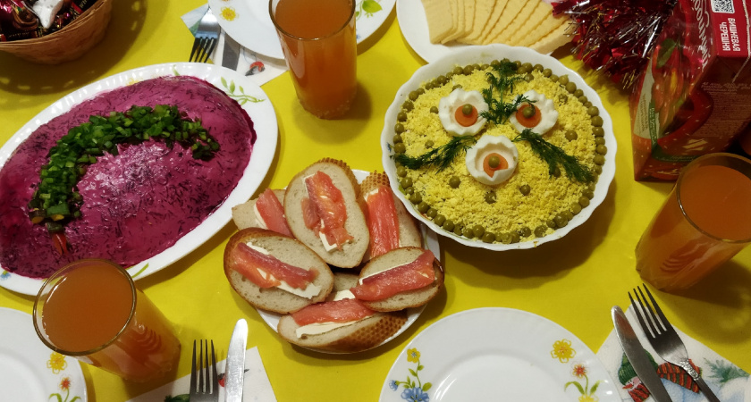 Этот салат в год Огненной Лошади затмит «Оливье»: нежный и легкий, его сметают со стола первым