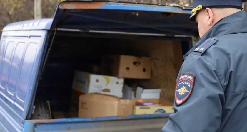  В Тамбове сотрудники полиции остановили транспортное средство с нелегальными сигаретами