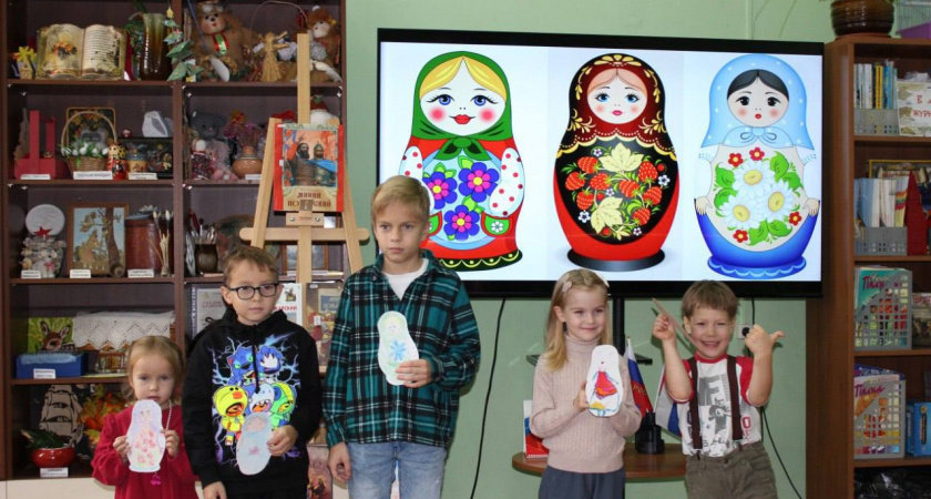 Тамбовская детская библиотека погрузила посетителей в атмосферу творчества на «Ночи искусств»