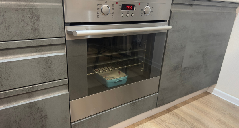 Вот зачем я солю духовку перед готовкой: муж чуть не сдал в больницу, а теперь делает так же