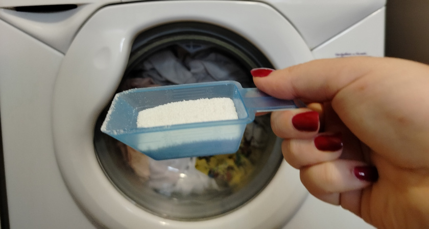 Лоток или барабан: куда правильно засыпать порошок в стиральной машине — лайфхак экономных хозяек