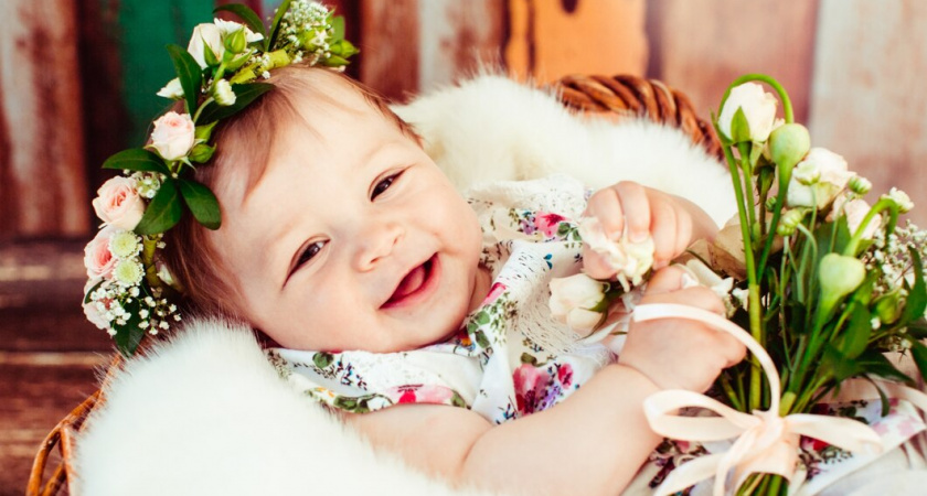 В Англии так звали королев, а мы теперь нос воротим: красивое имя для девочки — в переводе значит "благородная"