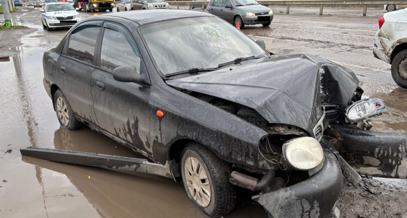 На трассе Тамбов–Котовск столкнулись две иномарки: один водитель госпитализирован, пострадал подросток
