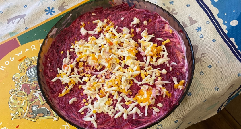 В селедке под шубой поменяла порядок слоев и добавила 1 ингредиент – вкус взорвал рецепторы: гости в Новый год смели подчистую