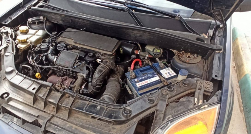 С декабря водителям запретили открывать капот по первому требованию инспектора ГАИ: иначе грозит штраф