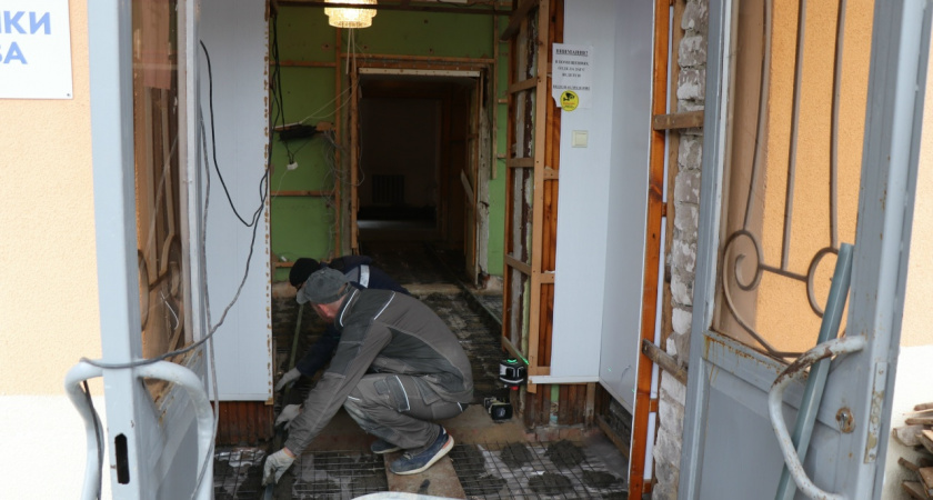 В Уварово по просьбе жителей ремонтируют ЗАГС