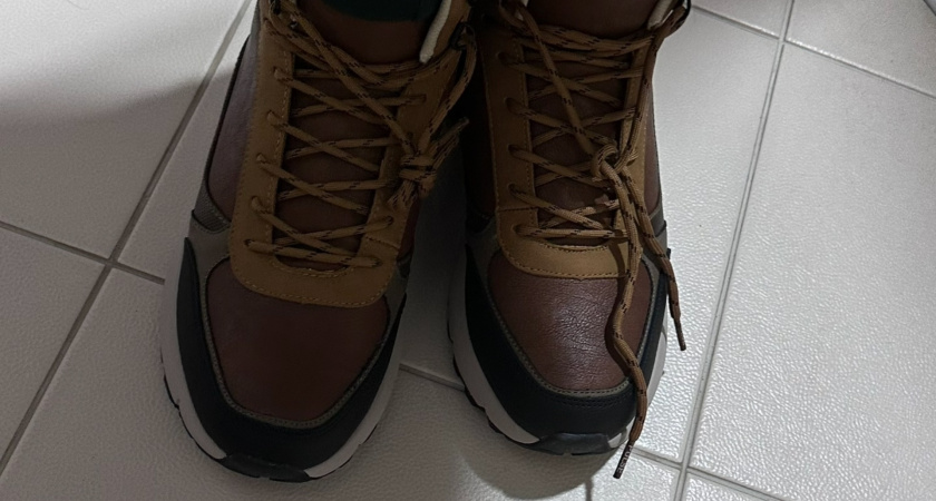 Ноги не мерзнут зимой в летних кроссовках с сеткой: вместо шерстяных носков использую вот что — тепло даже в стужу 