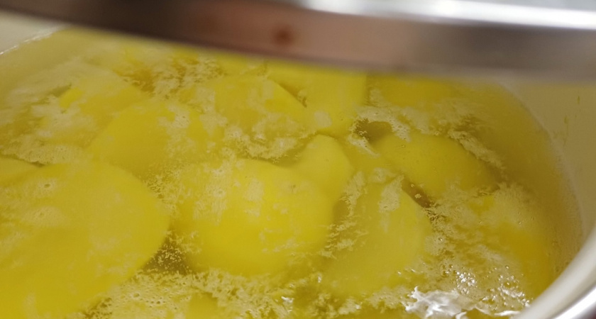 Когда правильно солить картофель: в начале или в конце варки и жарки - запомните раз и на всю жизнь