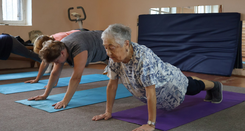 В Тамбове пенсионеры осваивают фитнес: участники «Активного долголетия» показывают спортивный характер