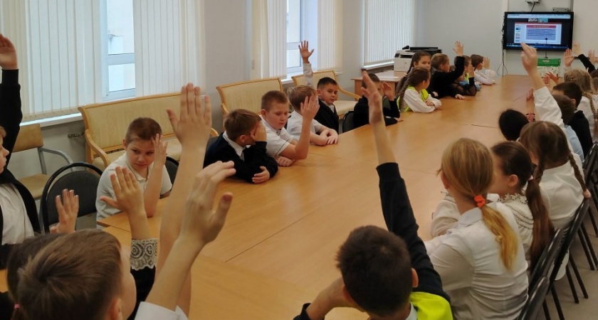 Школьникам напомнили о правилах дорожной безопасности: в Бондарской СОШ прошёл дистанционный урок по ПДД