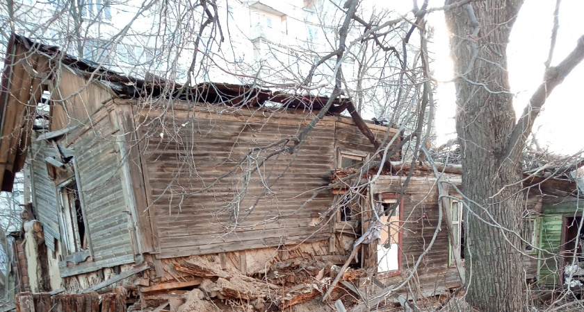 Аварийные дома и «визуальный шум»: на какие жалобы горожан отвечает власть