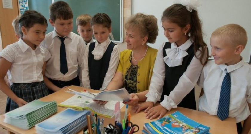 Пять тамбовских педагогов получат выплаты за победу в региональном профконкурсе