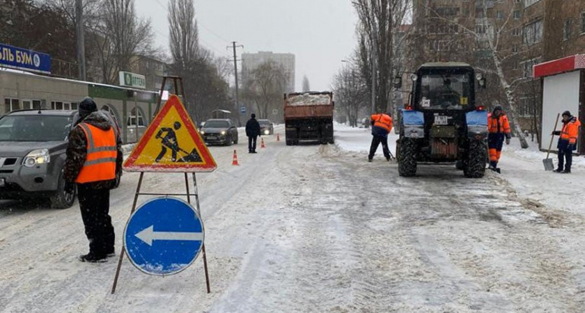 Косенков потребовал жёсткого контроля за уборкой снега и расходом песка в Тамбове