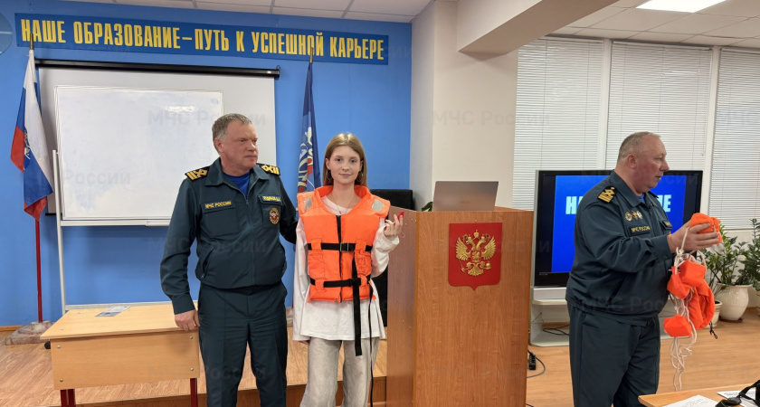 Студентам тамбовских колледжей рассказали о правилах безопасности на воде зимой