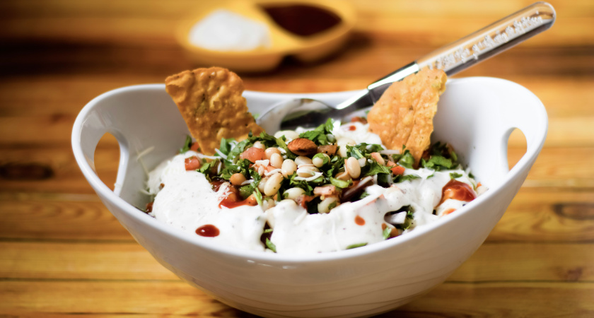 На Новый год салаты сутками не строгаю: смешиваю три банки — чудесное яство готово, его любят больше хваленого Оливье 