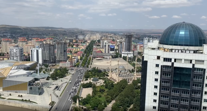 Долго сомневался, но однажды просто взял билеты и поехал — в Грозный. То, что я там увидел, реально шокировало