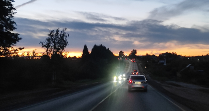 Никогда не берите попутчиков на дороге, рискуете оказаться в СИЗО: на трассах появилась новая автоподстава для добродушных водителей