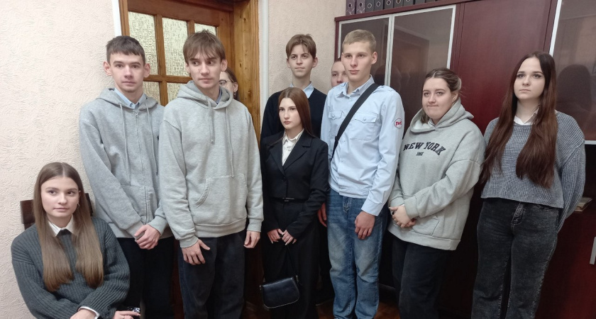 Участники Молодёжной администрации Тамбова познакомились с работой городского ЗАГСа