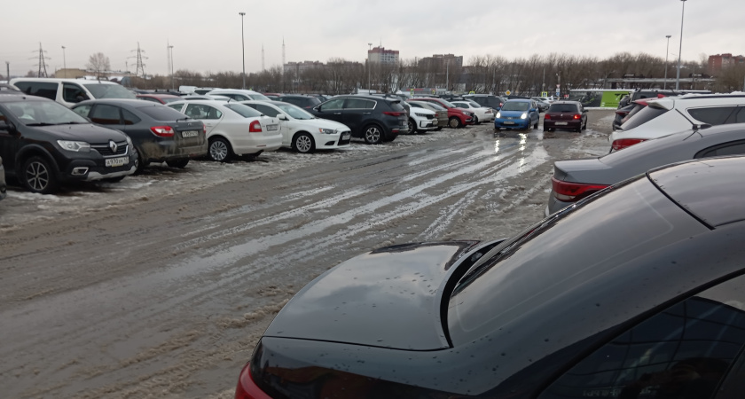 "Дяденька, а я вам нравлюсь?": новый развод водителей на парковках — как не угодить в ловушку мошенников