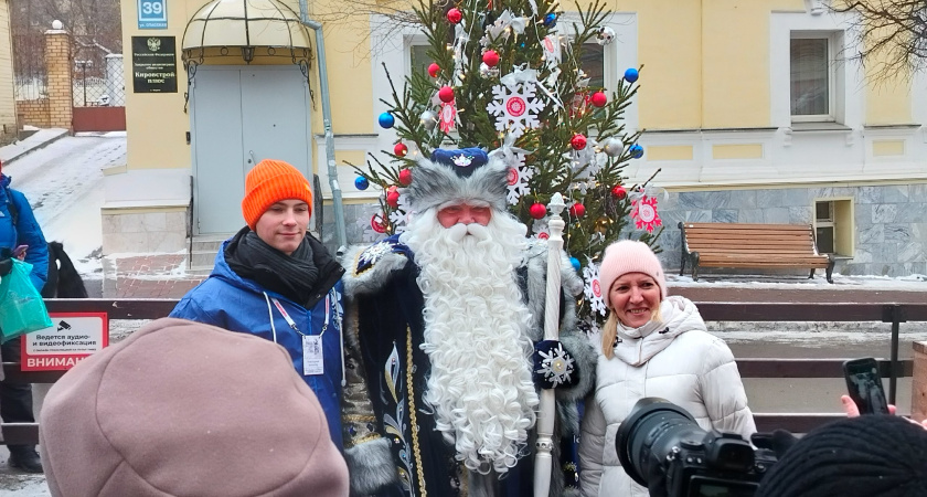 В СССР орудовала банда Дедов Морозов: ходили по квартирам с подарками и выносили все ценное — поймать их помог ребенок