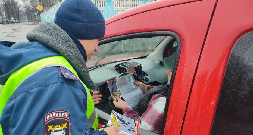 Можно ли ехать, если забыл права дома, и что будет при остановке: в ГИБДД объяснили на пальцах