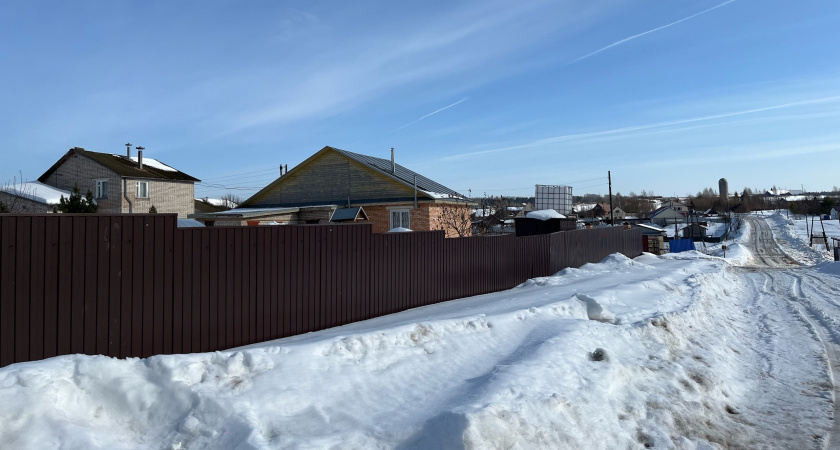 Лью на снег во дворе - тает на раз-два, словно под палящим солнцем: и никакого гололеда - эффект снегоуборщика