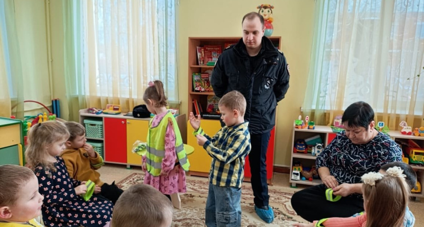 В детском саду прошли занятия по правилам дорожной безопасности