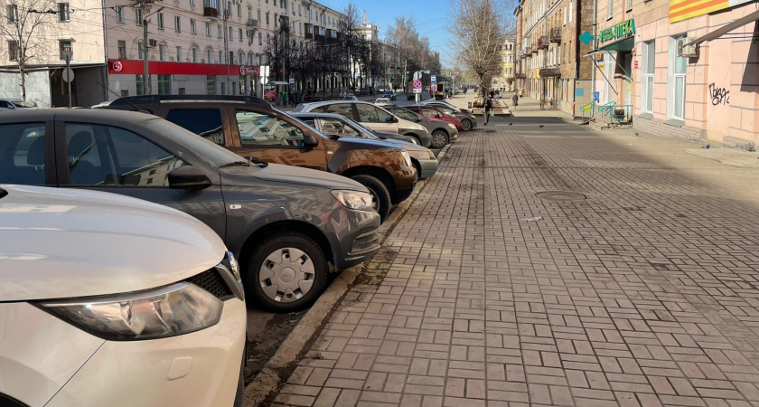 Паркуюсь как профи — за 5 см до бордюра: запомните простое правило — сбережете бампер и нервы