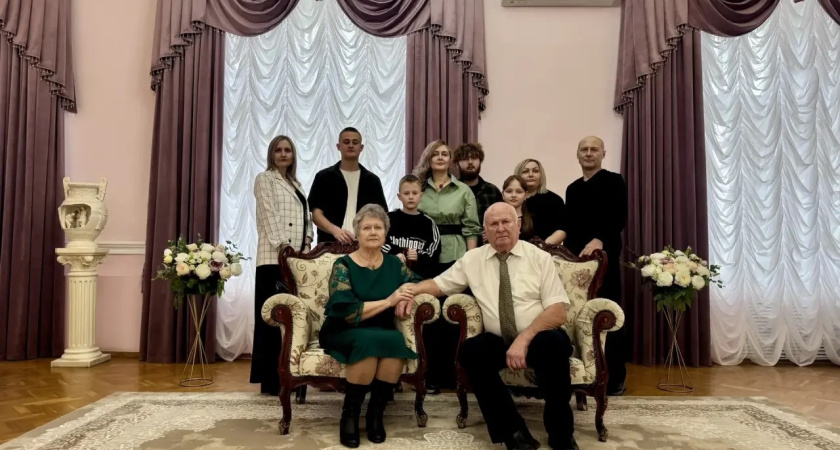 Во Дворце торжеств Тамбова чествовали изумрудных юбиляров