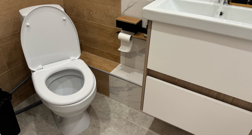 Лью полстакана — и унитаз сияет чистотой, как на праздник: от налета и мочевого камня не останется и следа