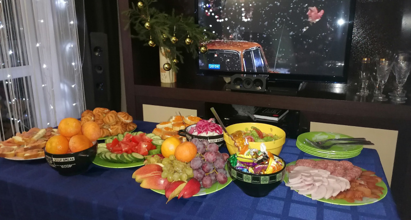 Иностранцы в ужасе - зачем столько? Эти 13 блюд на Новый год готовят исключительно россиянки