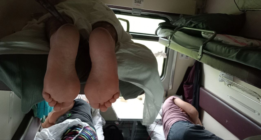 Почему полки в одном вагоне поезда разной длины и ширины? И как не купить билет на самую короткую? Совет бывалых путешественников