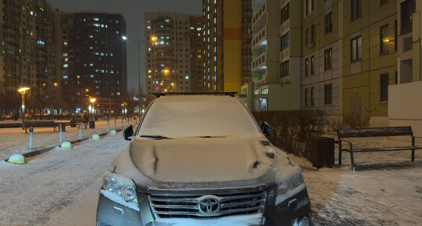 Никакого кипятка и подожженной газеты: вот что делать, если дверь в машине примерзла — совет бывалого таксиста