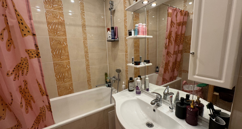 Плитка в ванной - уже прошлый век: новая альтернатива делает ванную комнату роскошной без шума, пыли и переплат