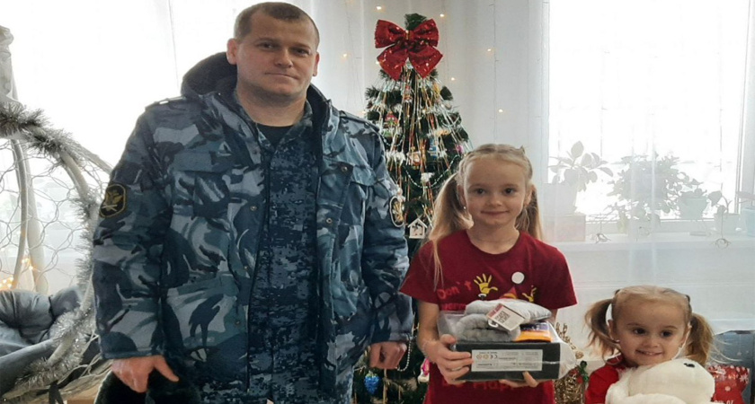 Сотрудники колонии в Тамбовской области приняли участие в акции «Ёлка желаний» и поддержали семью бойца СВО