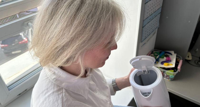 Стакан в воду — и чайник сверкает изнутри: накипь отваливается вмиг, и лимонка не нужна 