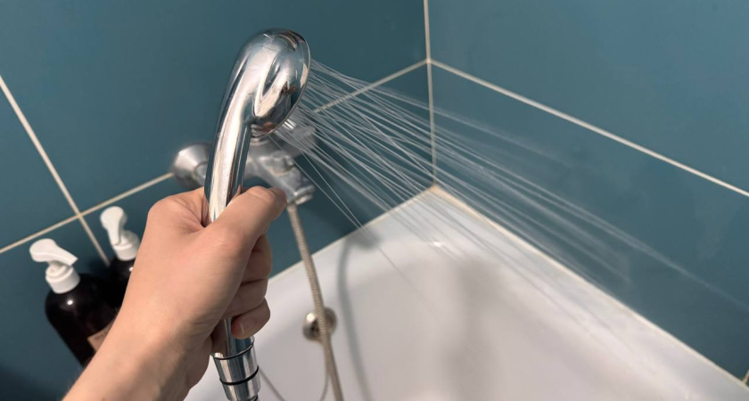 2 ложки на губку – и ванна станет белее первого снега: налет и ржавчина сползут в водосток за 5 минут