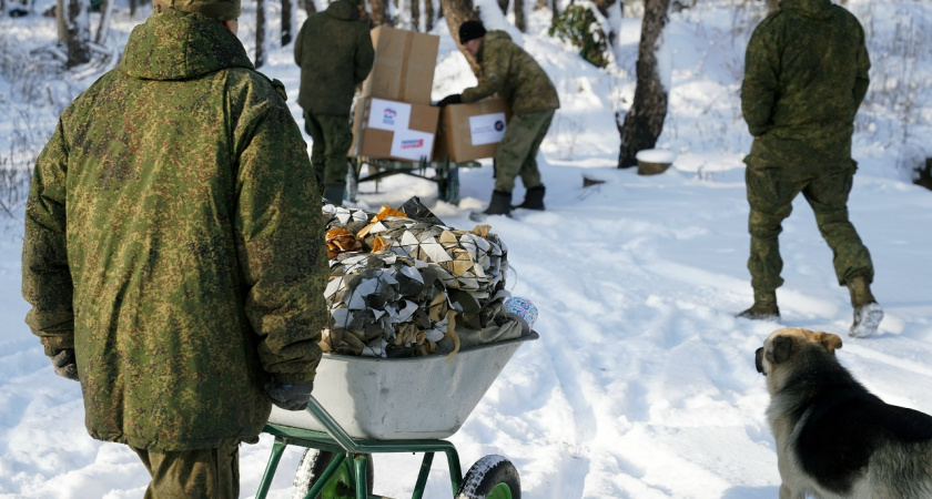 Жители Моршанска передали бойцам СВО подарки к Старому Новому году